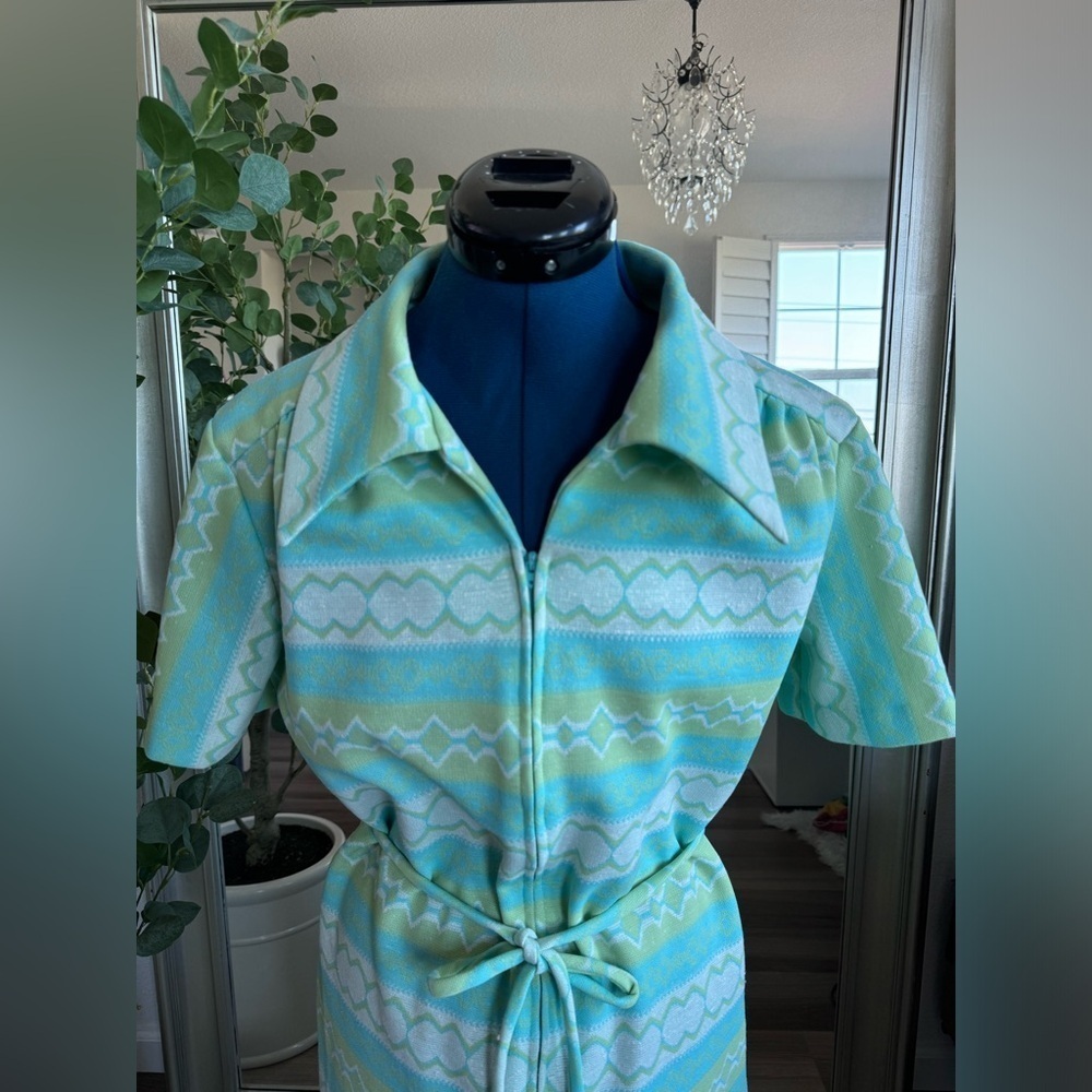 Vintage 70s Flutterby Mod Go Go Geometric Collared Zip Belt Dress - Picture 3 of 15